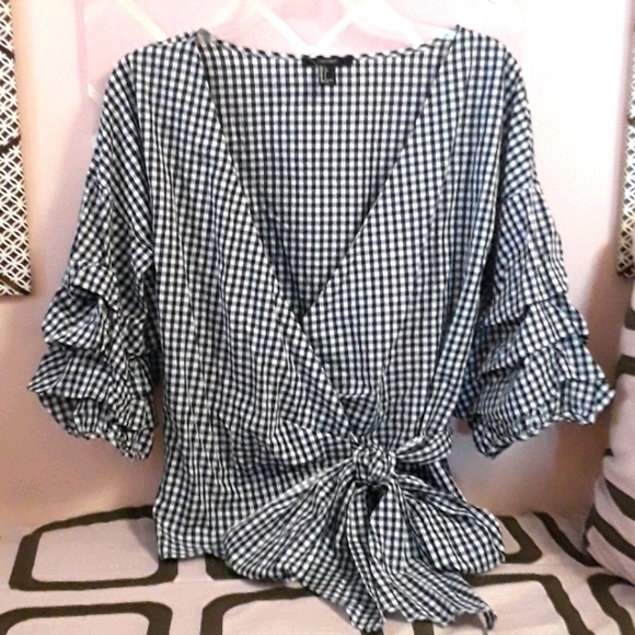 NWT Forever 21 Women's Wrap-Around Tie Top B&W - Picture 2 of 16